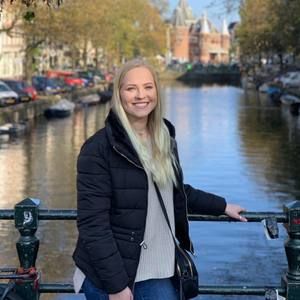 Meet your Posher, Kayley